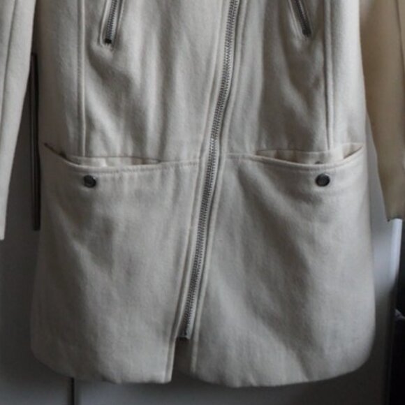 Winter wool white coat, with faux-shearling collar, Sz 2 - Picture 5 of 10